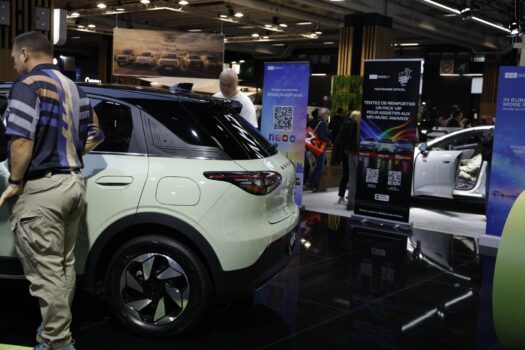 Geely E2