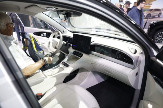 Geely E2